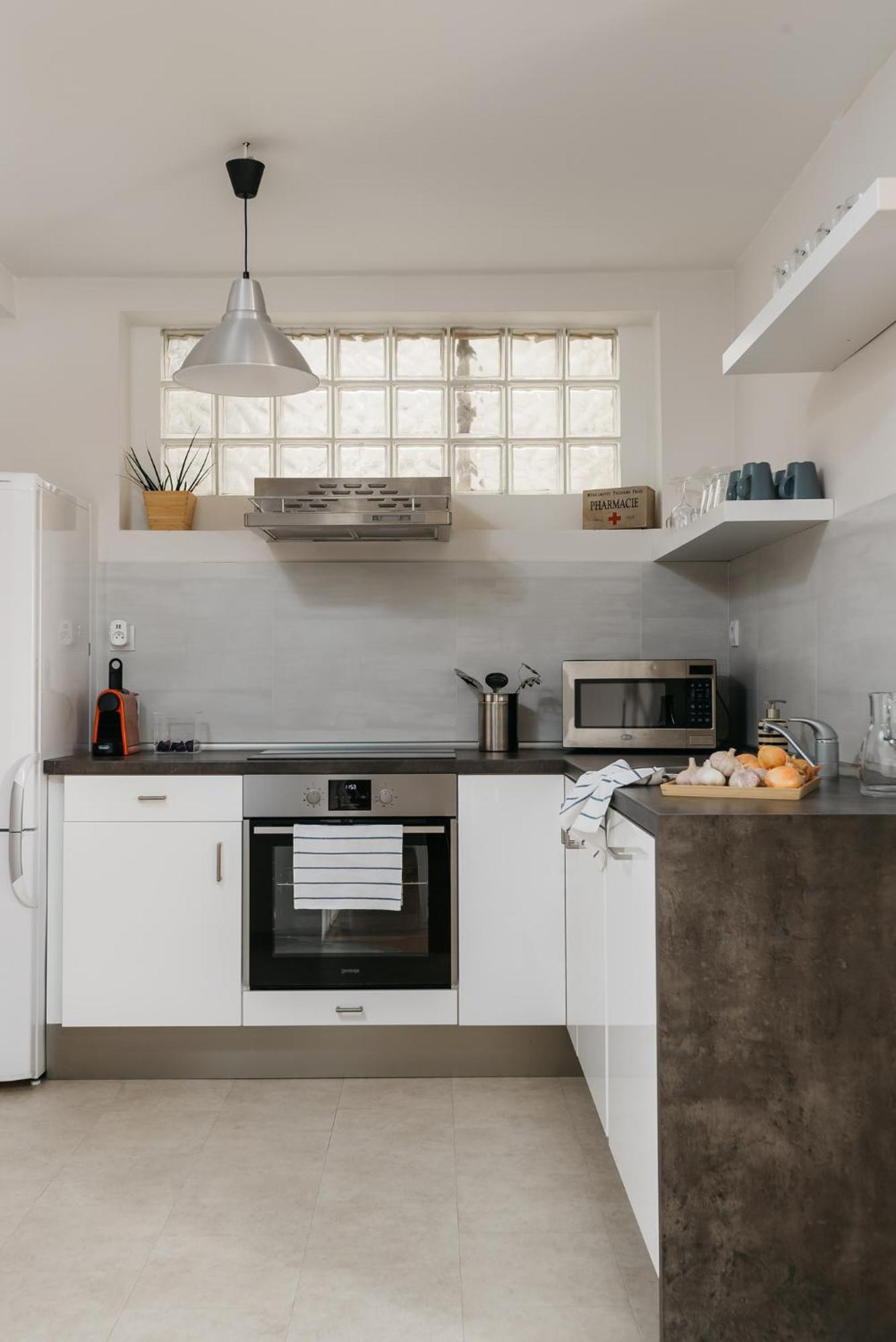 Roy 2 Bdr With Castle View, Parking & Ac Appartement *