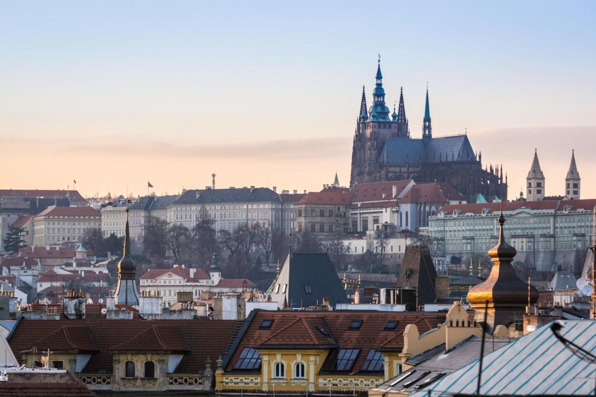 Roy 2 Bdr With Castle View, Parking & Ac * Praga